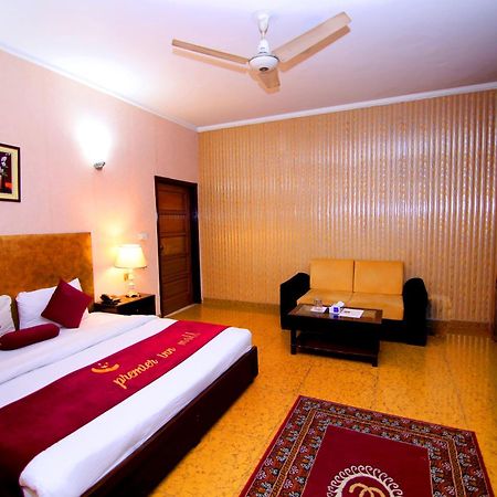 Premier Inn Mall Lahor Kültér fotó