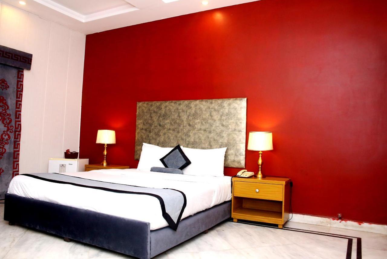 Premier Inn Mall Lahor Kültér fotó