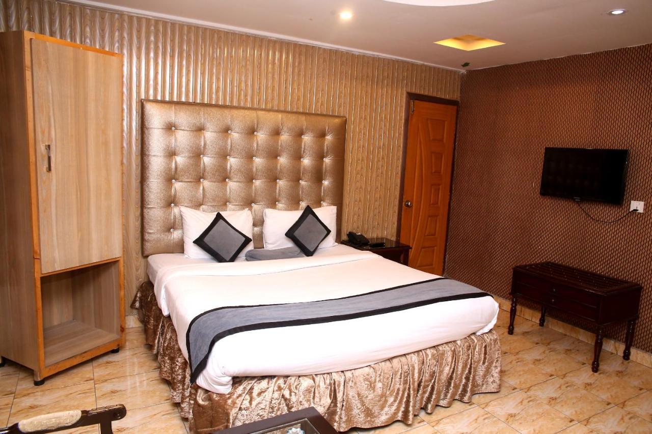 Premier Inn Mall Lahor Kültér fotó