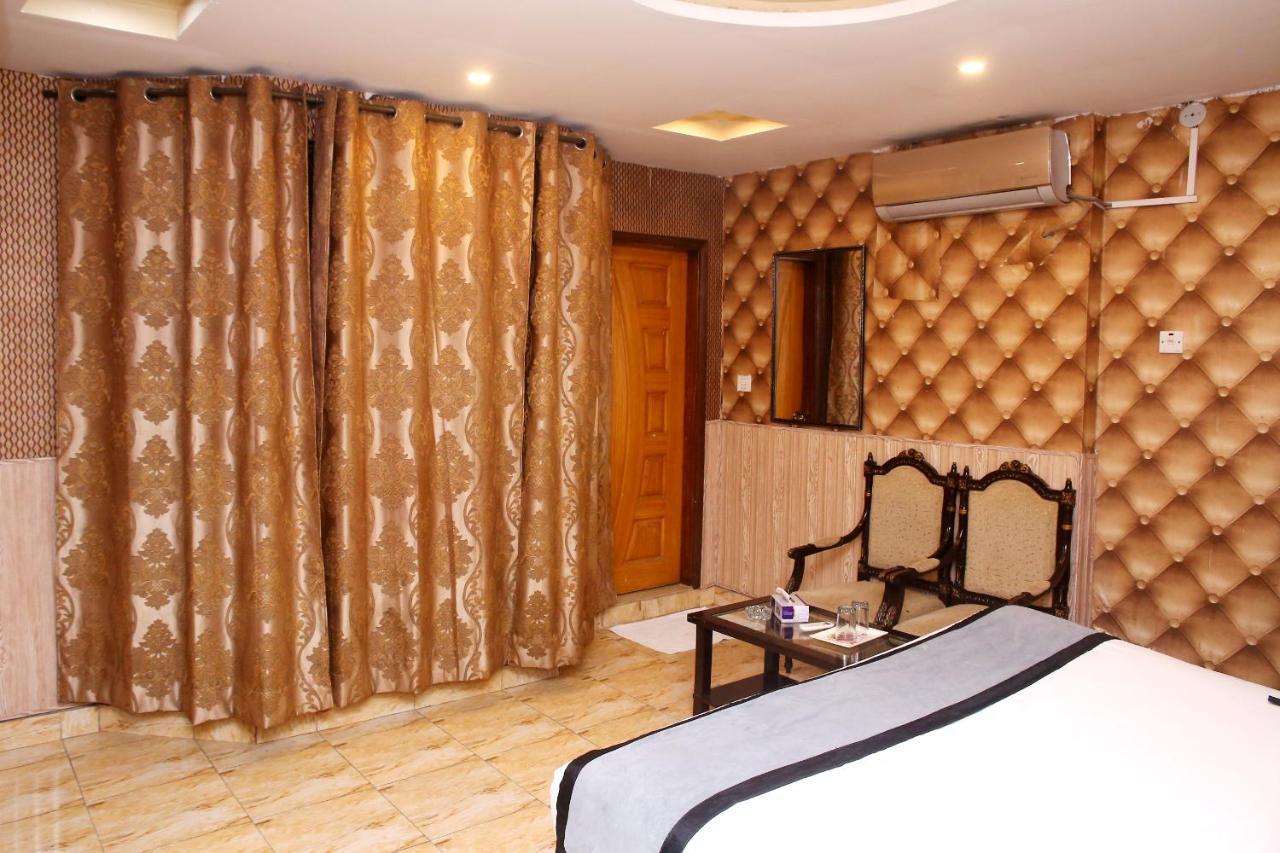 Premier Inn Mall Lahor Kültér fotó