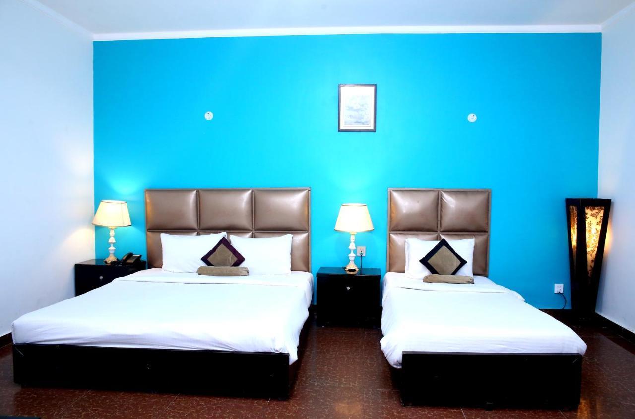 Premier Inn Mall Lahor Kültér fotó